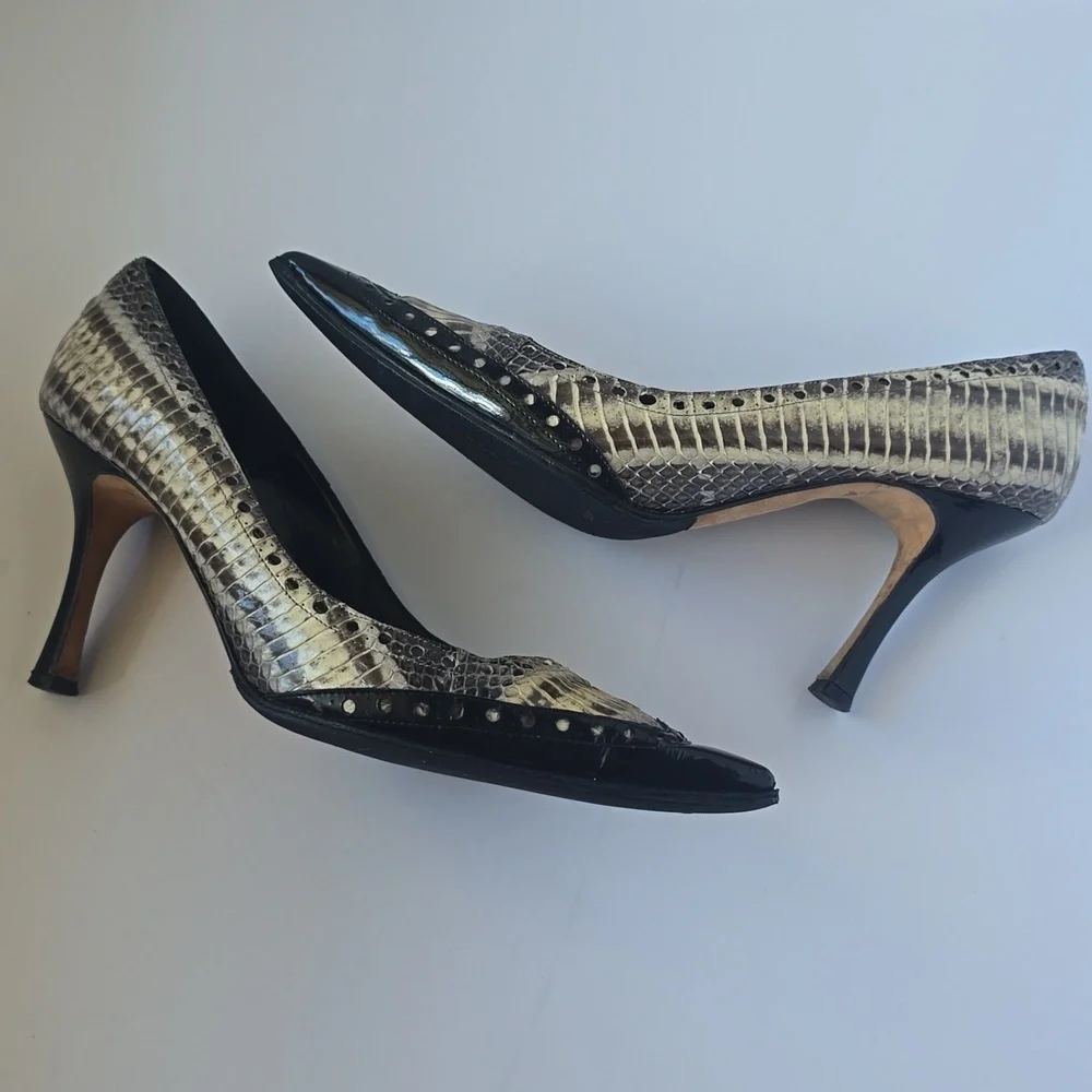 Manolo Blahnik Black Snakeskin Patent Leather Heels Pumps - Picture 6 of 16